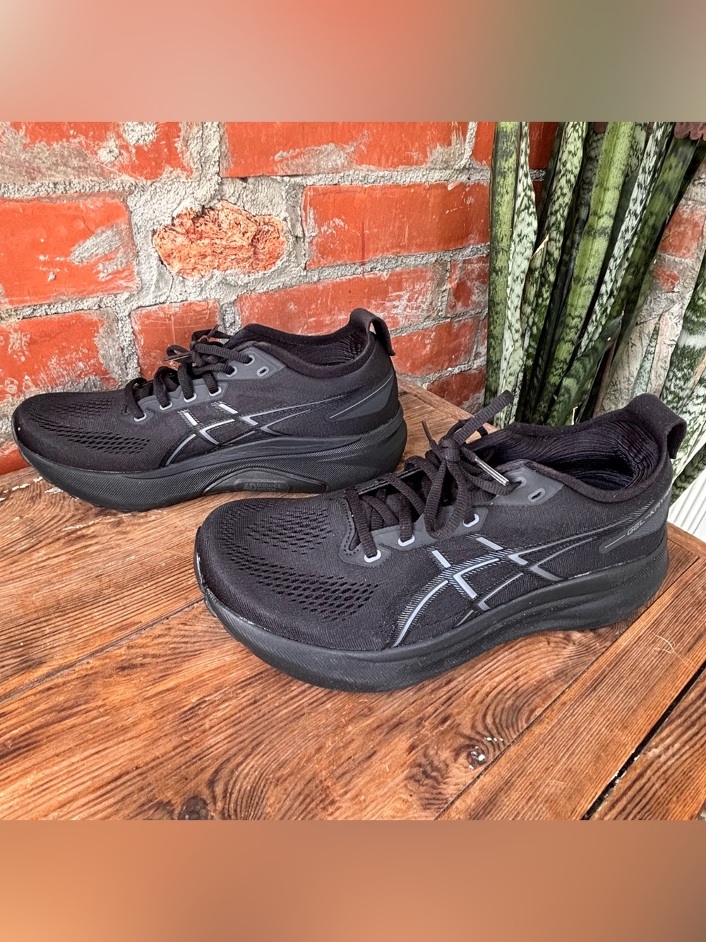 Asics GEL-KAYANO 31 Triple Black Running Shoes Sneaker 1012B670 Women's Size 10
